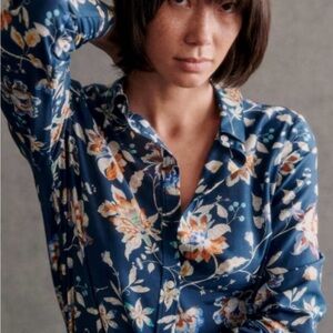 Sezane Pierro shirt in Navy Bloom